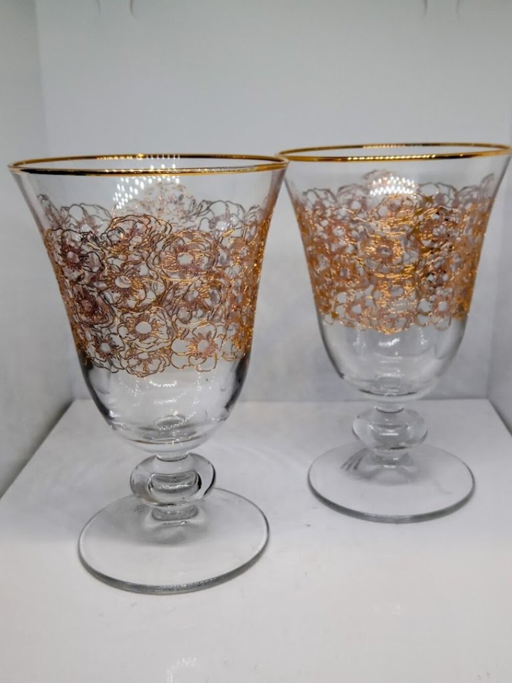 Williams Sonoma Goblets/Wine/ 24k Gold Floral Etched Pantograph Pattern